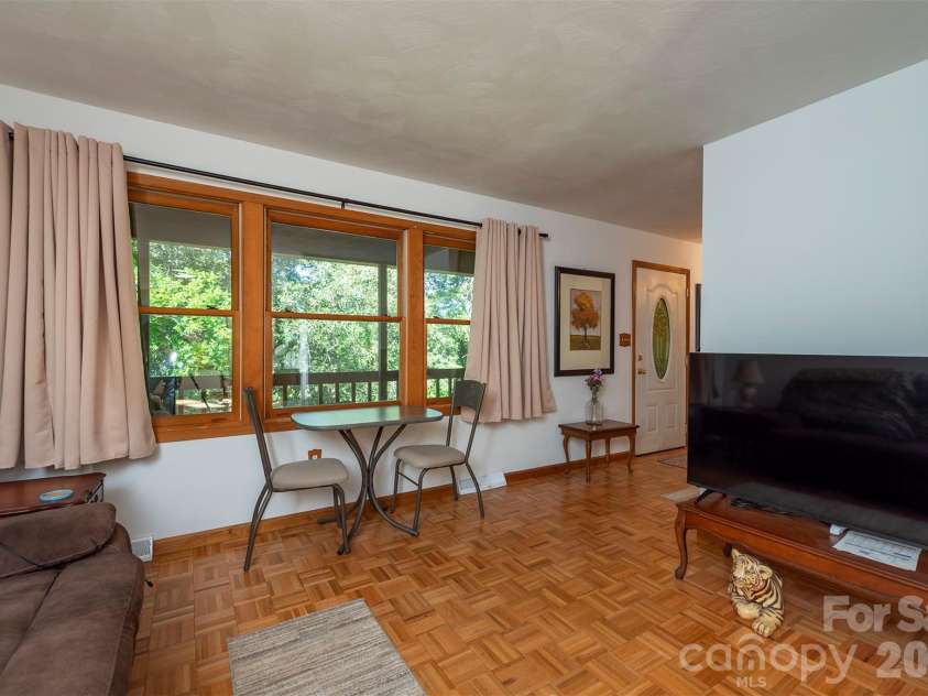 35 Upper Moffitt Road, Asheville, NC 28805.  MLS# CAR4404333, YatesRealty ID 37475. 