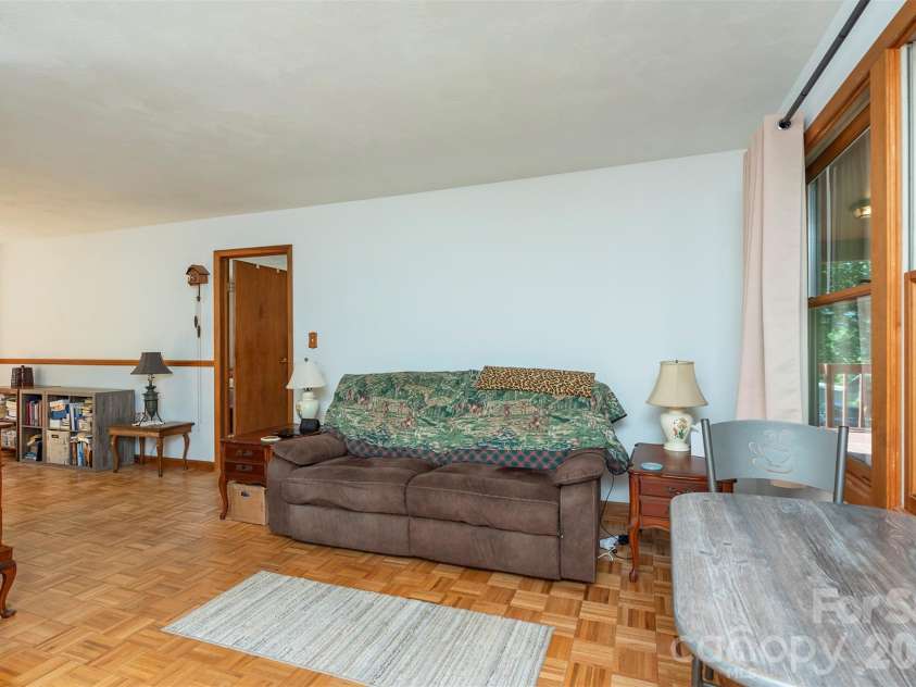 35 Upper Moffitt Road, Asheville, NC 28805.  MLS# CAR4404333, YatesRealty ID 37475. 