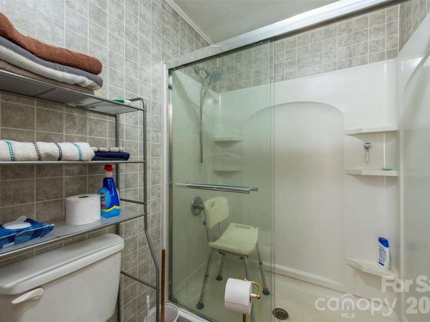 35 Upper Moffitt Road, Asheville, NC 28805.  MLS# CAR4404333, YatesRealty ID 37475. 