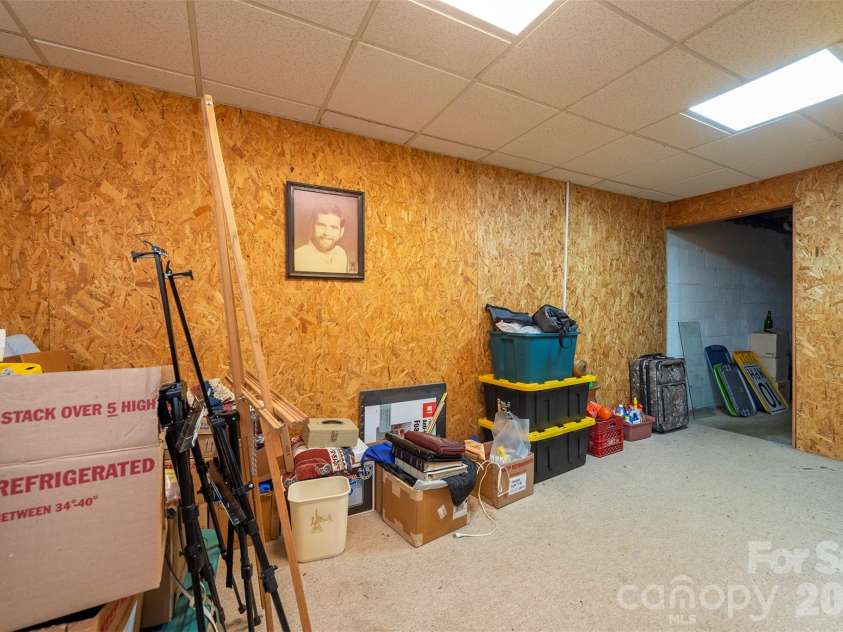 35 Upper Moffitt Road, Asheville, NC 28805.  MLS# CAR4404333, YatesRealty ID 37475. 