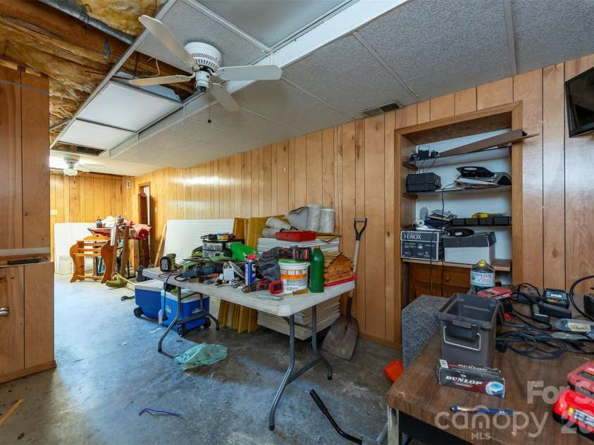 35 Upper Moffitt Road, Asheville, NC 28805.  MLS# CAR4404333, YatesRealty ID 37475. 