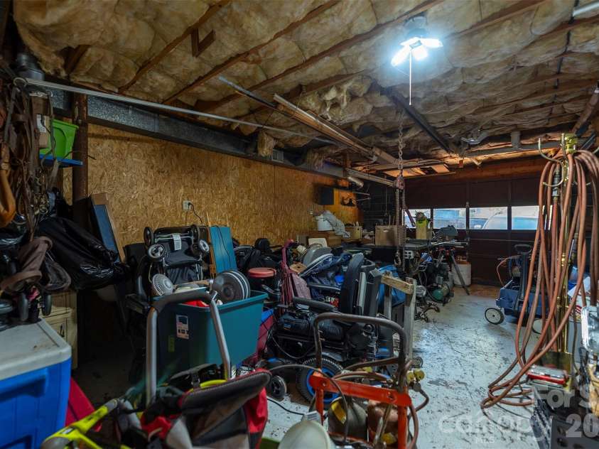 35 Upper Moffitt Road, Asheville, NC 28805.  MLS# CAR4404333, YatesRealty ID 37475. 