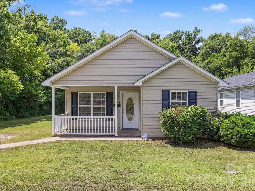 317 Baker Street, Rock Hill, SC 29730.  MLS# CAR4404927, YatesRealty ID 37479. 