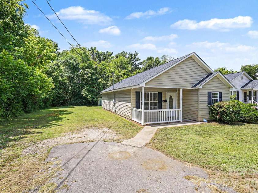 317 Baker Street, Rock Hill, SC 29730.  MLS# CAR4404927, YatesRealty ID 37479. 