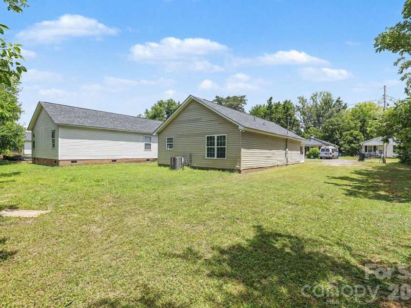317 Baker Street, Rock Hill, SC 29730.  MLS# CAR4404927, YatesRealty ID 37479. 