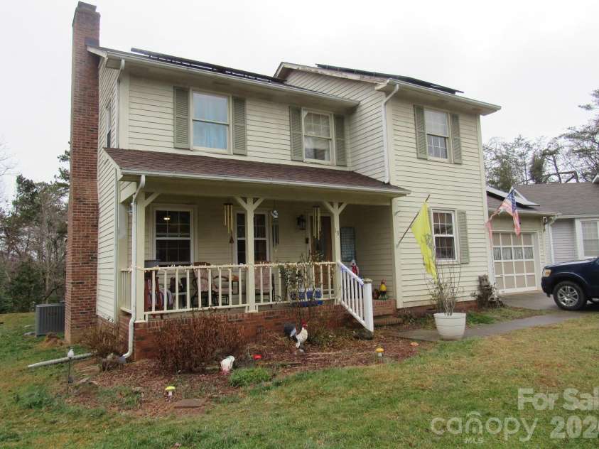19 Westminster Drive, Asheville, NC 28804.  MLS# CAR4331483, YatesRealty ID 3748. 