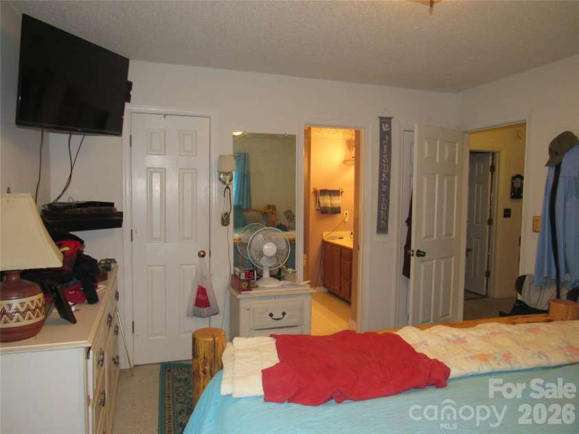 19 Westminster Drive, Asheville, NC 28804.  MLS# CAR4331483, YatesRealty ID 3748. 