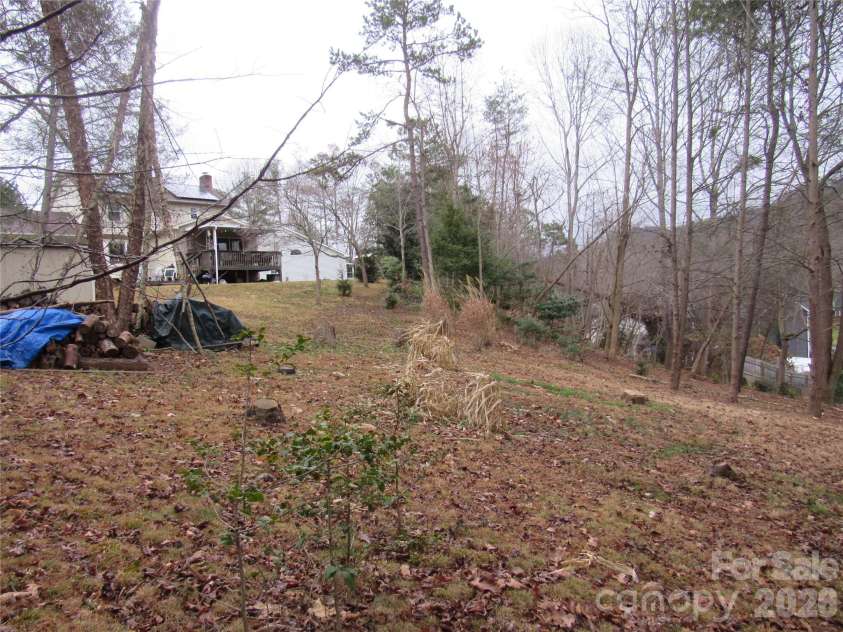 19 Westminster Drive, Asheville, NC 28804.  MLS# CAR4331483, YatesRealty ID 3748. 