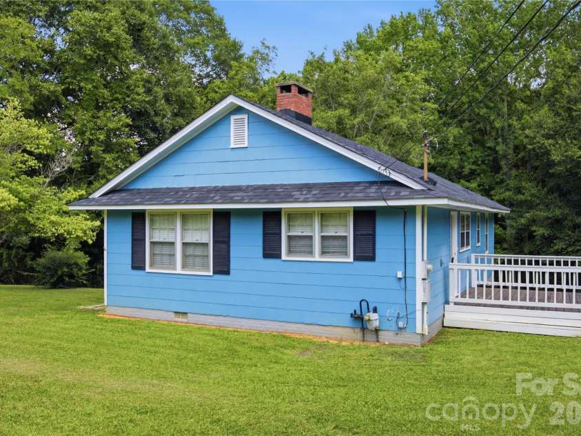 1471 Winthrop Avenue, Lancaster, SC 29720.  MLS# CAR4405167, YatesRealty ID 37480. 