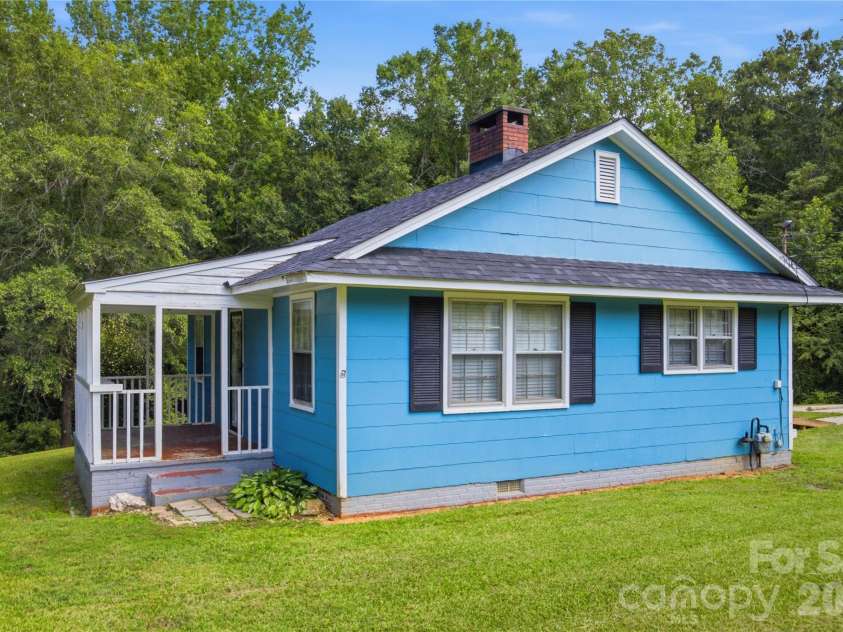 1471 Winthrop Avenue, Lancaster, SC 29720.  MLS# CAR4405167, YatesRealty ID 37480. 