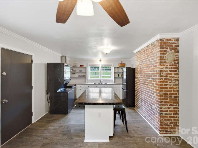 1471 Winthrop Avenue, Lancaster, SC 29720.  MLS# CAR4405167, YatesRealty ID 37480. 