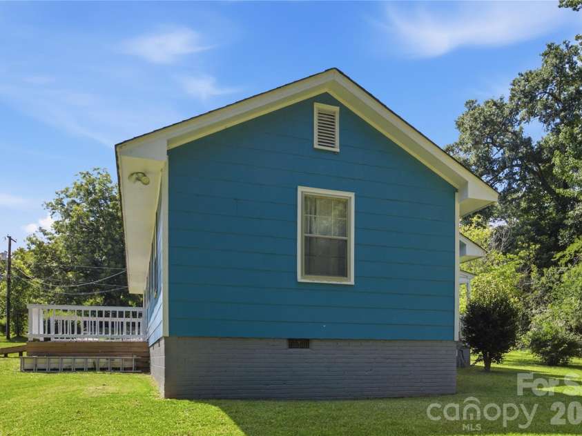 1471 Winthrop Avenue, Lancaster, SC 29720.  MLS# CAR4405167, YatesRealty ID 37480. 