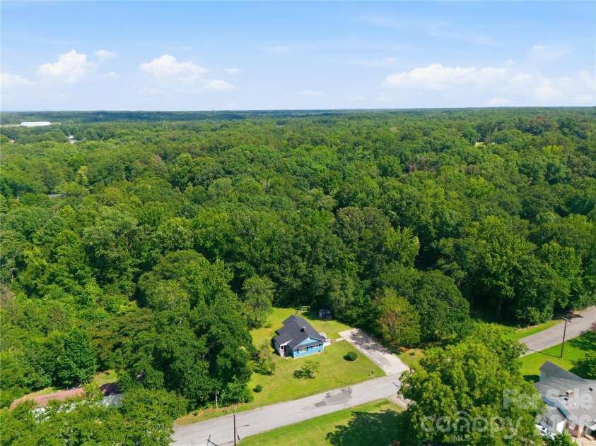 1471 Winthrop Avenue, Lancaster, SC 29720.  MLS# CAR4405167, YatesRealty ID 37480. 