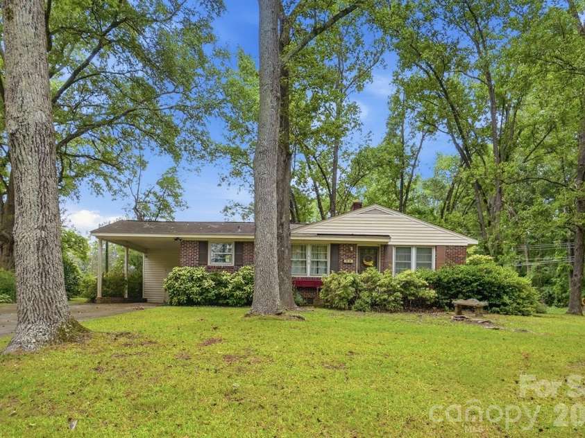 610 Laurel Court, Lancaster, SC 29720.  MLS# CAR4401615, YatesRealty ID 37482. 