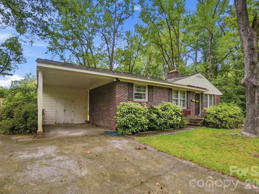 610 Laurel Court, Lancaster, SC 29720.  MLS# CAR4401615, YatesRealty ID 37482. 