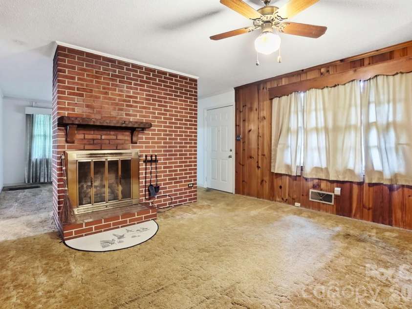 610 Laurel Court, Lancaster, SC 29720.  MLS# CAR4401615, YatesRealty ID 37482. 