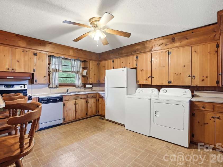 610 Laurel Court, Lancaster, SC 29720.  MLS# CAR4401615, YatesRealty ID 37482. 