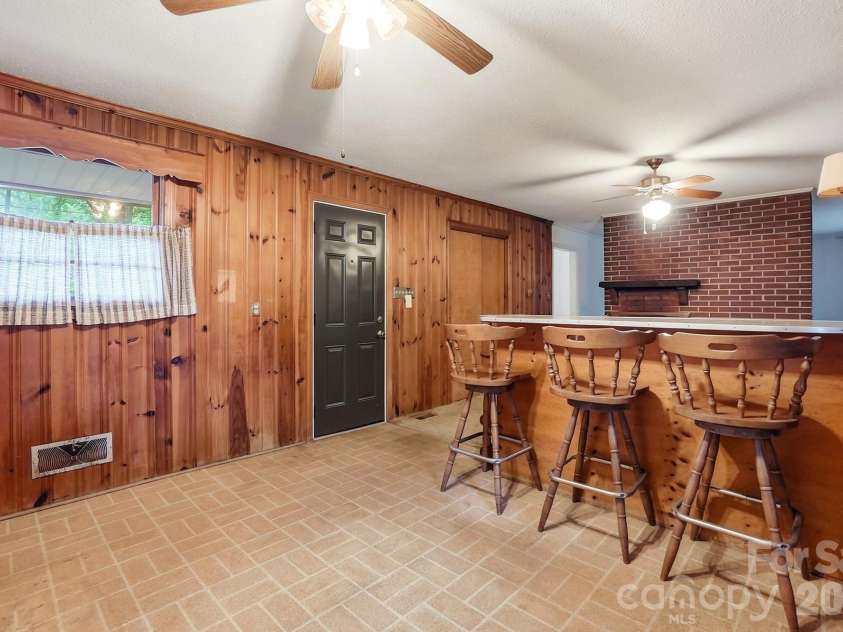 610 Laurel Court, Lancaster, SC 29720.  MLS# CAR4401615, YatesRealty ID 37482. 