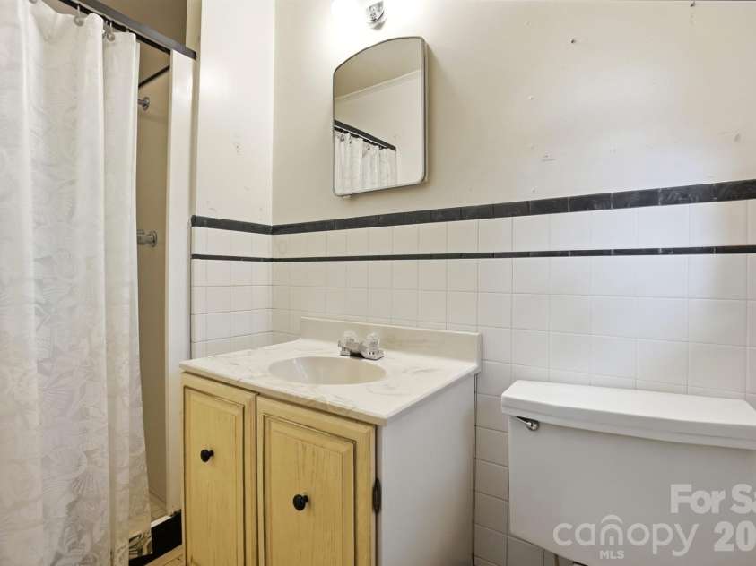 610 Laurel Court, Lancaster, SC 29720.  MLS# CAR4401615, YatesRealty ID 37482. 