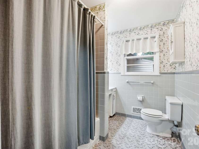 610 Laurel Court, Lancaster, SC 29720.  MLS# CAR4401615, YatesRealty ID 37482. 