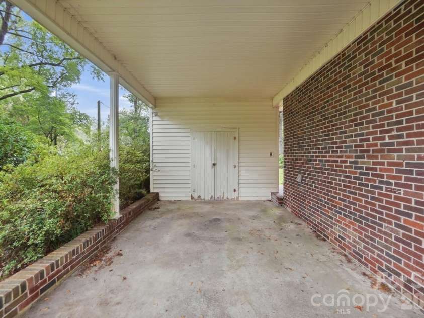 610 Laurel Court, Lancaster, SC 29720.  MLS# CAR4401615, YatesRealty ID 37482. 