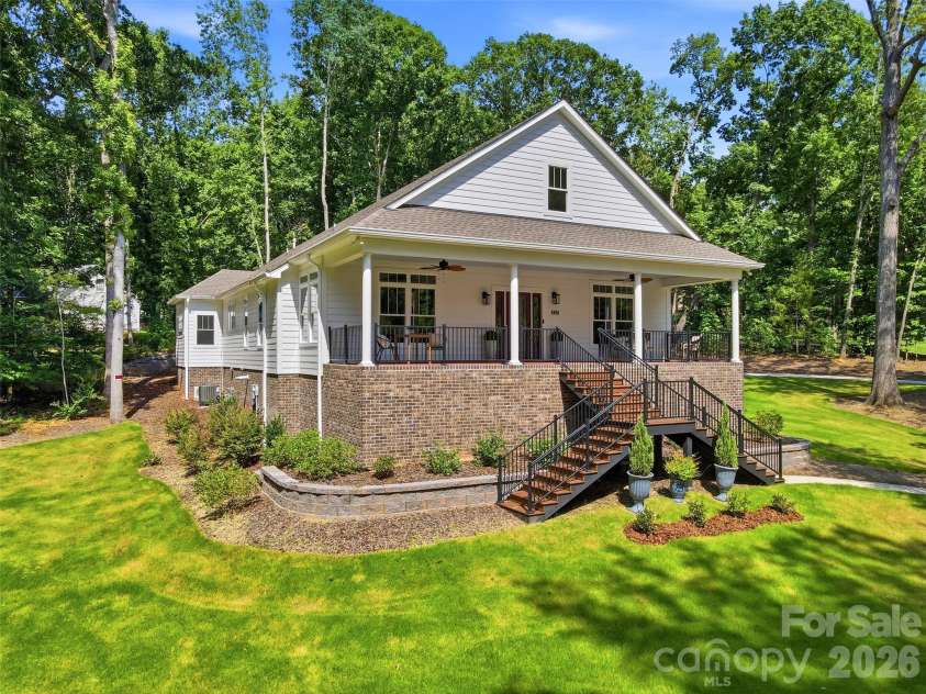 2698 Oakhurst Drive, Rock Hill, SC 29732.  MLS# CAR4403425, YatesRealty ID 37483. 