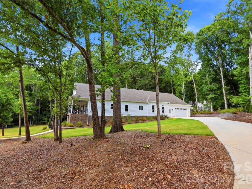 2698 Oakhurst Drive, Rock Hill, SC 29732.  MLS# CAR4403425, YatesRealty ID 37483. 