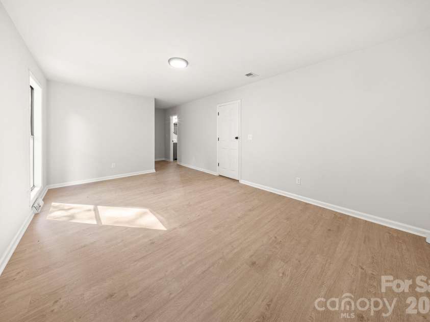 4739 Squirrel Nest Lane, Charlotte, NC 28227.  MLS# CAR4405173, YatesRealty ID 37484. 