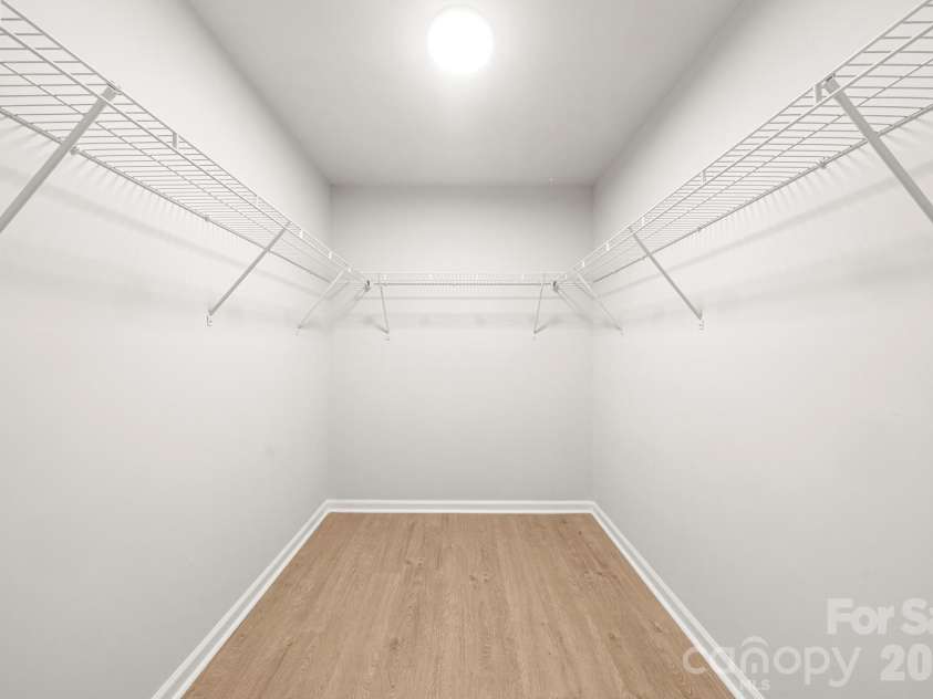 4739 Squirrel Nest Lane, Charlotte, NC 28227.  MLS# CAR4405173, YatesRealty ID 37484. 