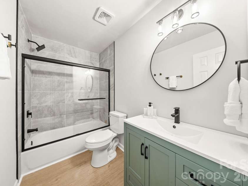 4739 Squirrel Nest Lane, Charlotte, NC 28227.  MLS# CAR4405173, YatesRealty ID 37484. 