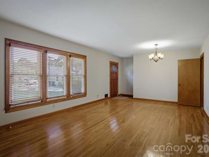 114 Harris Drive, Morganton, NC 28655.  MLS# CAR4402100, YatesRealty ID 37485. 