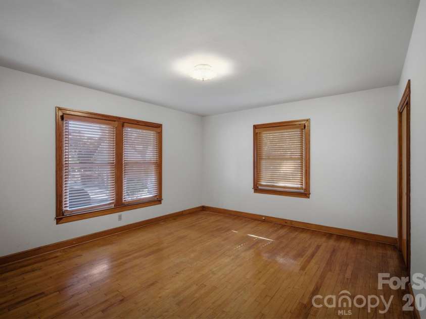 114 Harris Drive, Morganton, NC 28655.  MLS# CAR4402100, YatesRealty ID 37485. 