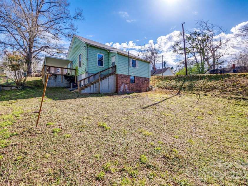 36 Brookline Street, Great Falls, SC 29055.  MLS# CAR4233189, YatesRealty ID 3749. 