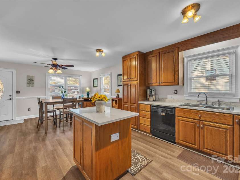 914 Carolyn Avenue, Kannapolis, NC 28083.  MLS# CAR4320011, YatesRealty ID 3749. 