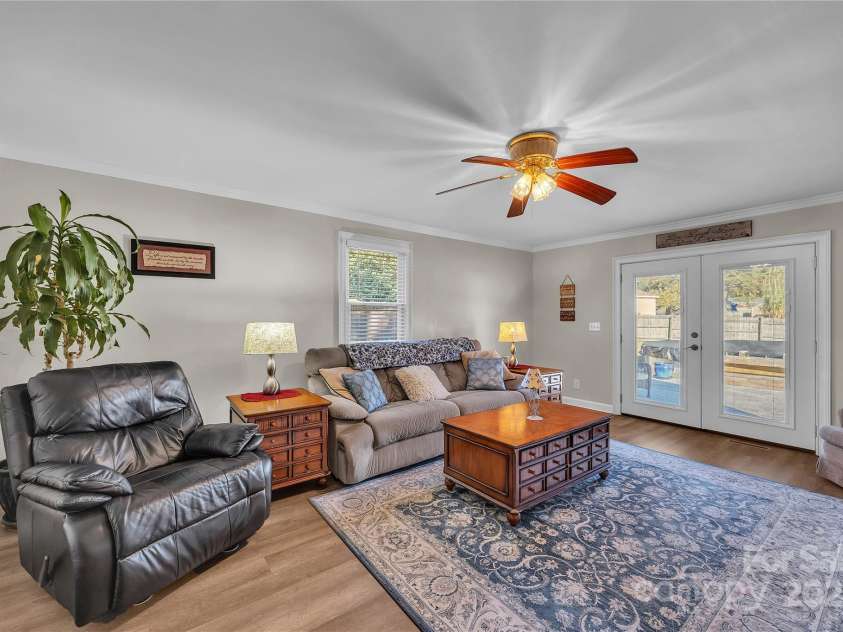 914 Carolyn Avenue, Kannapolis, NC 28083.  MLS# CAR4320011, YatesRealty ID 3749. 