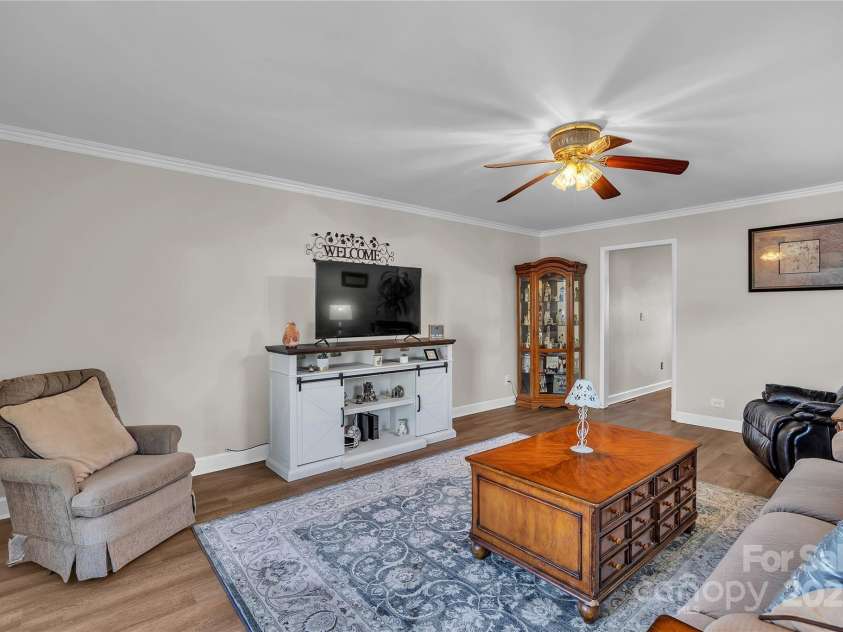 914 Carolyn Avenue, Kannapolis, NC 28083.  MLS# CAR4320011, YatesRealty ID 3749. 