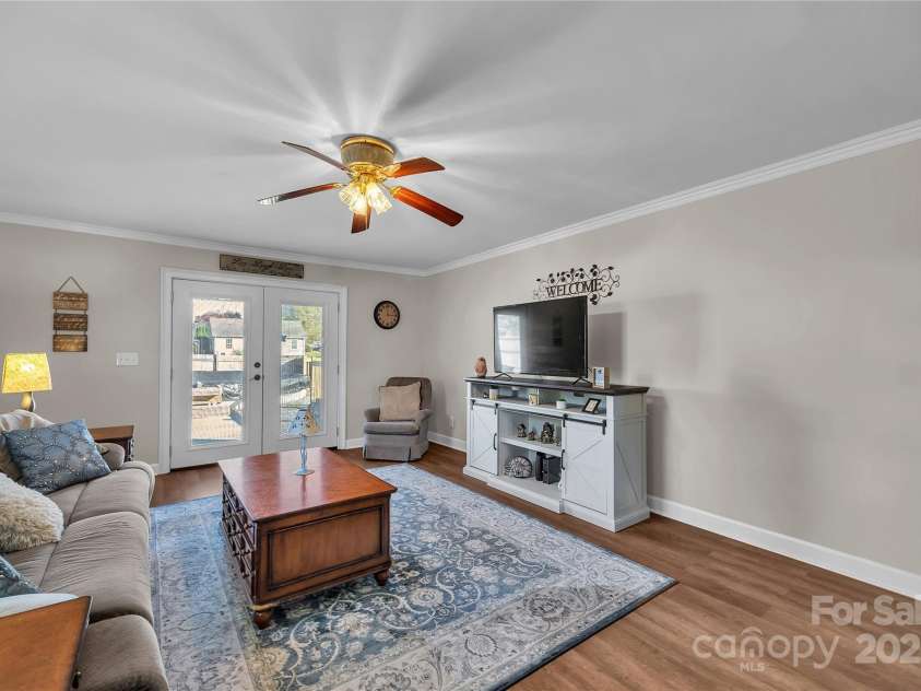 914 Carolyn Avenue, Kannapolis, NC 28083.  MLS# CAR4320011, YatesRealty ID 3749. 