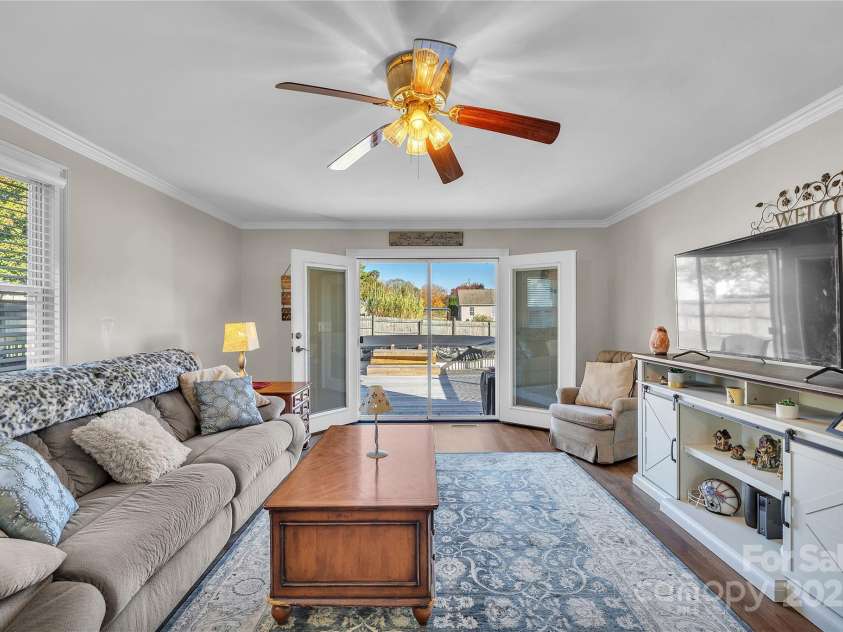 914 Carolyn Avenue, Kannapolis, NC 28083.  MLS# CAR4320011, YatesRealty ID 3749. 