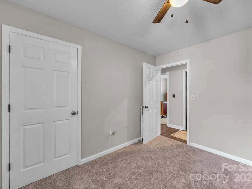 914 Carolyn Avenue, Kannapolis, NC 28083.  MLS# CAR4320011, YatesRealty ID 3749. 