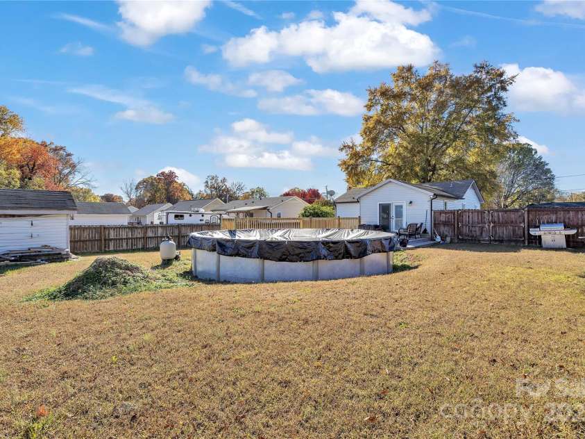914 Carolyn Avenue, Kannapolis, NC 28083.  MLS# CAR4320011, YatesRealty ID 3749. 