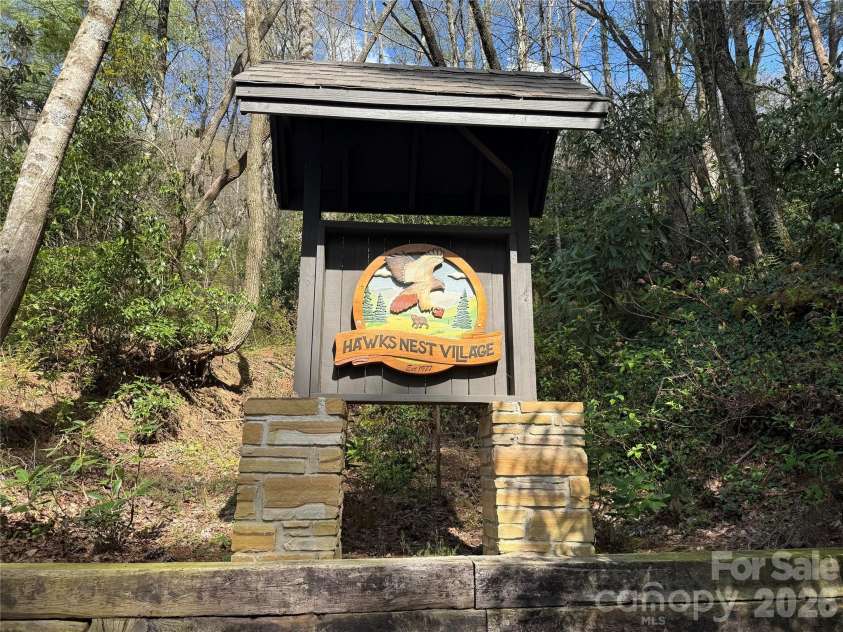 125 Hawks Nest Lane, Highlands, NC 28741.  MLS# CAR4405230, YatesRealty ID 37492. 