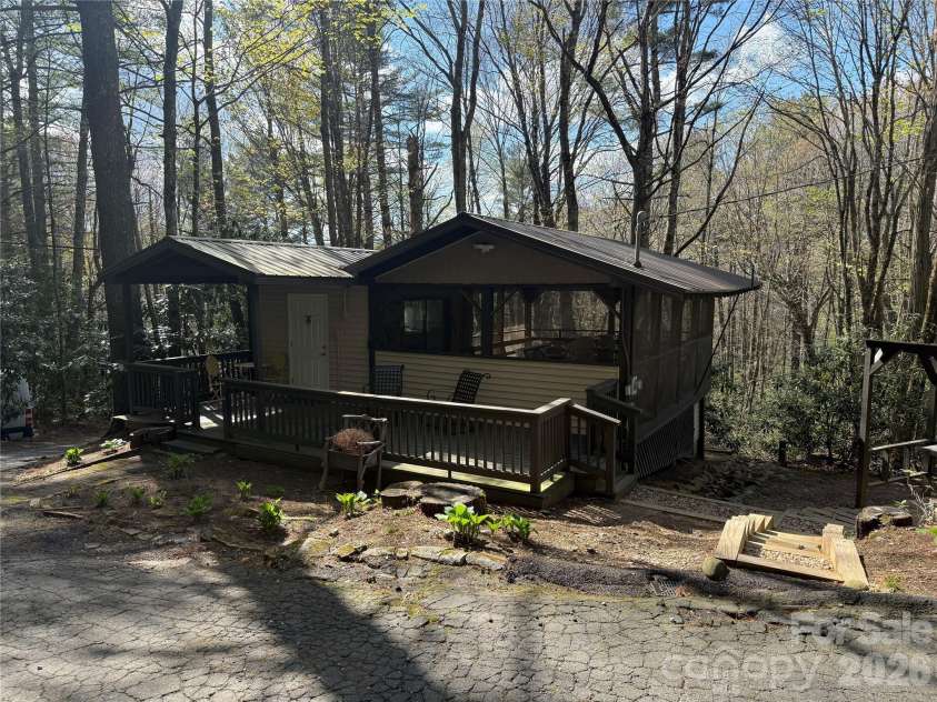 125 Hawks Nest Lane, Highlands, NC 28741.  MLS# CAR4405230, YatesRealty ID 37492. 