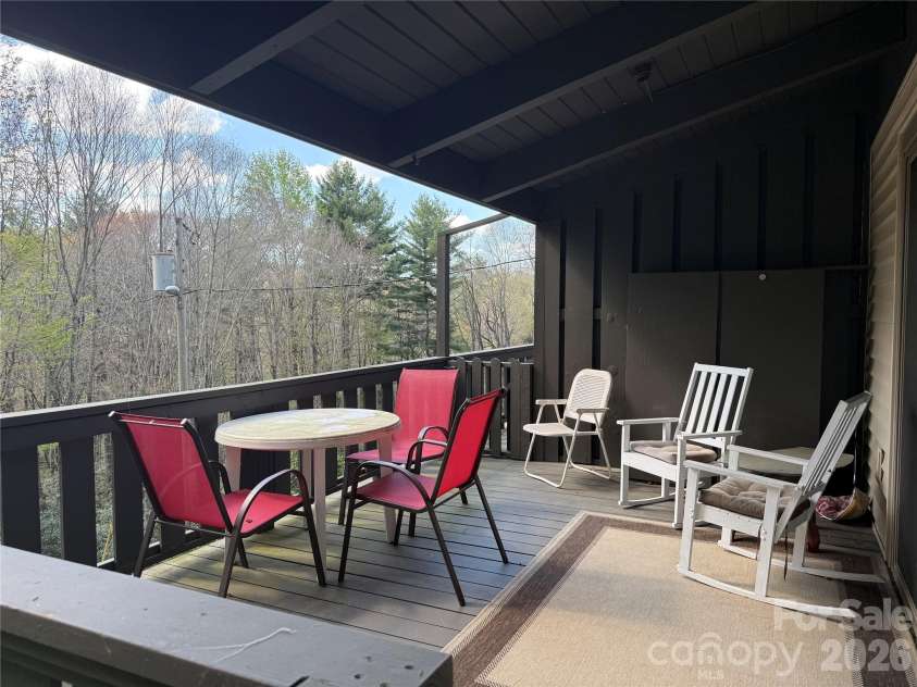 125 Hawks Nest Lane, Highlands, NC 28741.  MLS# CAR4405230, YatesRealty ID 37492. 