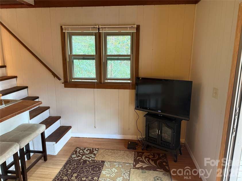125 Hawks Nest Lane, Highlands, NC 28741.  MLS# CAR4405230, YatesRealty ID 37492. 