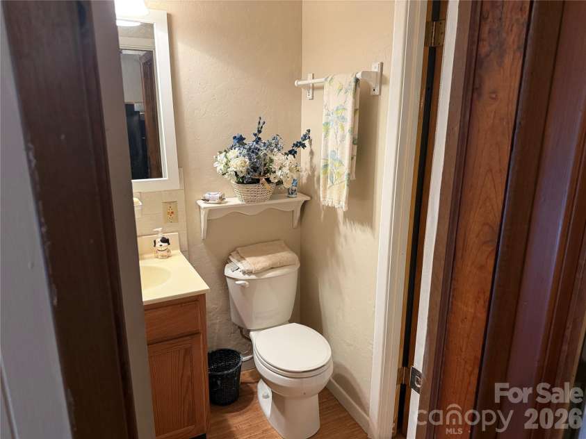 125 Hawks Nest Lane, Highlands, NC 28741.  MLS# CAR4405230, YatesRealty ID 37492. 