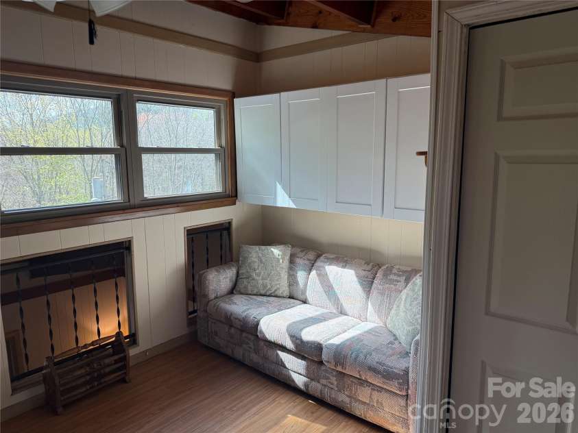 125 Hawks Nest Lane, Highlands, NC 28741.  MLS# CAR4405230, YatesRealty ID 37492. 