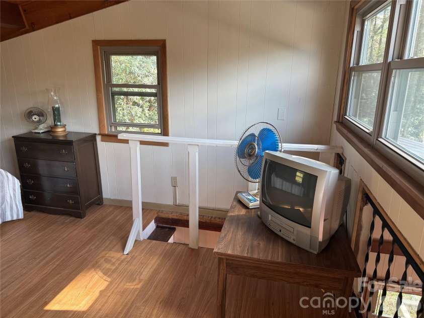 125 Hawks Nest Lane, Highlands, NC 28741.  MLS# CAR4405230, YatesRealty ID 37492. 