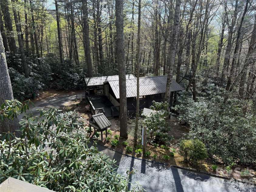 125 Hawks Nest Lane, Highlands, NC 28741.  MLS# CAR4405230, YatesRealty ID 37492. 