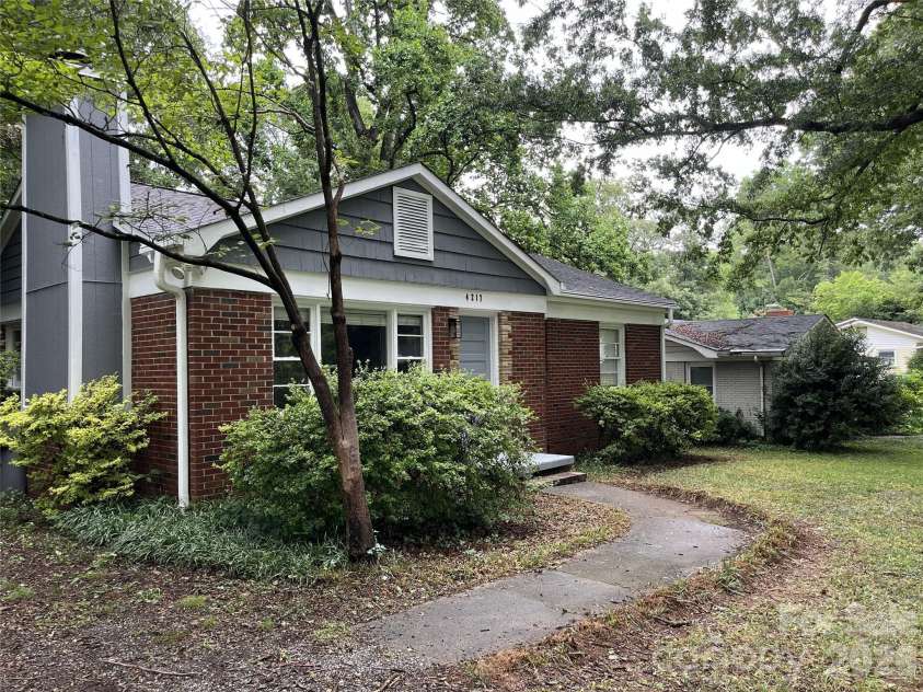 4217 Winfield Drive, Charlotte, NC 28205.  MLS# CAR4404491, YatesRealty ID 37493. 