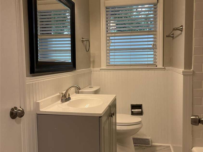 4217 Winfield Drive, Charlotte, NC 28205.  MLS# CAR4404491, YatesRealty ID 37493. 